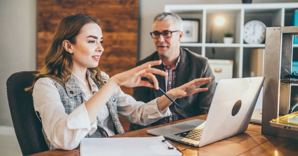 Mentoring interno e inverso: aprendizaje bidireccional y transferencia de conocimiento